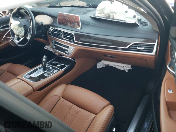 2020 BMW 7 Series 740i with VIN WBA7T2C07LGL17103, listed as a Copart auction lot 88327695 with 0 mi miles and Salvage Title. Bid and sale history available at carsss.com. Image 8.