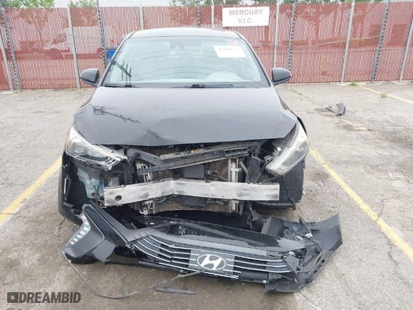 2018 Hyundai Ioniq Hybrid SEL with VIN KMHC75LC2JU062582, listed as a IAAI auction lot 42008554 with 72,446 mi miles. Bid and sale history available at carsss.com. Image 6.