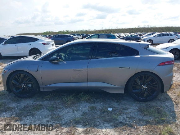 2024 Jaguar I-PACE R-Dynamic HSE with VIN SADHM2S12R1634818, listed as a IAAI auction lot 40531501 with 1 mi miles. Bid and sale history available at carsss.com. Image 14.
