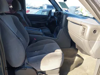 2006 GMC Sierra 1500 with VIN 2GTEC13N661293443, listed as a IAAI auction lot 41635774 with 371,965 mi miles and . Bid and sale history available at DreamBid. Image 5.