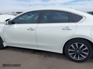 2017 Nissan Altima 2.5 SV with VIN 1N4AL3AP5HC182058, listed as a IAAI auction lot 41579072 with 81,423 mi miles. Bid and sale history available at carsss.com. Image 14.