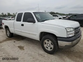 2003 Chevrolet Silverado 1500 LT with VIN 2GCEK19T431311054, listed as a Copart auction lot 50808845 with 228,632 mi miles and Salvage Title. Bid and sale history available at carsss.com. Image 4.