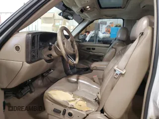 2005 GMC Sierra Denali z VIN 2GTEK63N851345265, wystawiony jako Copart lot #54933125 z przebiegiem 276 871 mil mil oraz Nie do naprawy. Historia ofert i sprzedaży dostępna na DreamBid. Obrazek 7.