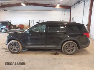 2022 Ford Explorer XLT with VIN 1FMSK8DH8NGB51521, listed as a IAAI auction lot 41683631 with 24,405 mi miles. Bid and sale history available at carsss.com. Image 14.