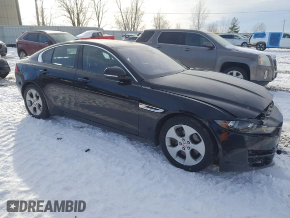 2017 Jaguar XE 25t z VIN SAJAR4BG0HA977089, wystawiony jako Copart lot #42063545 z przebiegiem 118 209 mil mil oraz Czysty tytuł • Clean title. Historia ofert i sprzedaży dostępna na DreamBid. Obrazek 4.