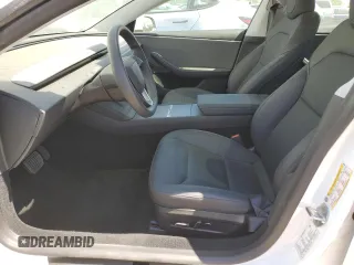 2025 Tesla Model 3 Long Range z VIN 5YJ3E1EAXSF914864, wystawiony jako Copart lot #60901055 z przebiegiem 4 174 mil mil oraz Szkoda całkowita • Salvage title. Historia ofert i sprzedaży dostępna na DreamBid. Obrazek 7.