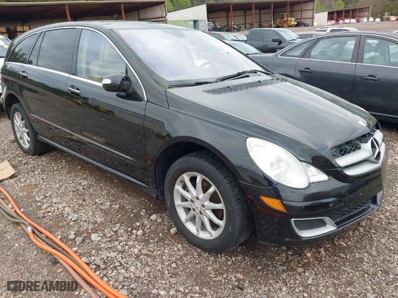 2007 Mercedes-Benz R-Class 3.5L with VIN 4JGCB65E27A041034, listed as a IAAI auction lot 41832205 with 194,517 mi miles. Bid and sale history available at carsss.com. Image 1.
