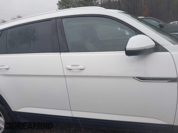 2023 Volkswagen Atlas SE z VIN 1V2KE2CA7PC208457, wystawiony jako IAAI lot #41479156 z przebiegiem 45 704 mil mil oraz . Historia ofert i sprzedaży dostępna na DreamBid. Obrazek 13.