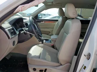 2019 Volkswagen Atlas SE z VIN 1V2WR2CA0KC596775, wystawiony jako Copart lot #56902495 z przebiegiem 57 040 mil mil oraz Szkoda całkowita • Salvage title. Historia ofert i sprzedaży dostępna na DreamBid. Obrazek 7.