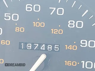 1996 Saturn SL with VIN 1G8ZG5289TZ214790, listed as a IAAI auction lot 42090262 with 197,485 mi miles. Bid and sale history available at carsss.com. Image 7.