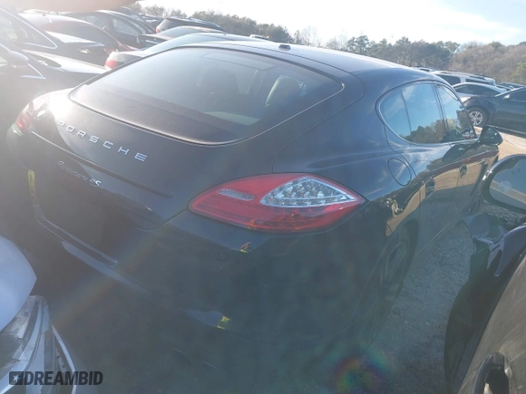 2013 Porsche Panamera S with VIN WP0AB2A71DL060721, listed as a IAAI auction lot 41457545 with 108,938 mi miles. Bid and sale history available at carsss.com. Image 4.