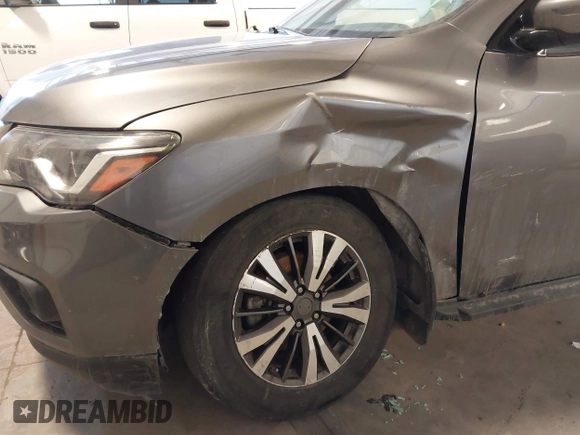 2017 Nissan Pathfinder SV with VIN 5N1DR2MM7HC676161, listed as a IAAI auction lot 41482112 with 105,639 mi miles. Bid and sale history available at carsss.com. Image 6.