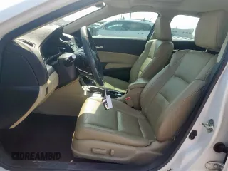 2017 Acura ILX Premium z VIN 19UDE2F77HA010678, wystawiony jako Copart lot #57579905 z przebiegiem 131 237 mil mil oraz Szkoda całkowita • Salvage title. Historia ofert i sprzedaży dostępna na DreamBid. Obrazek 7.