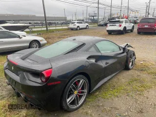 2017 Ferrari 488 z VIN ZFF79ALA4H0220818, wystawiony jako Copart lot #84857004 z przebiegiem 17 208 mil mil oraz Szkody całkowita. Historia ofert i sprzedaży dostępna na DreamBid. Obrazek 4.