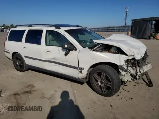 2001 Volvo V70 with VIN YV1SW61RX12091012, listed as a Copart auction lot 88299485 with 159,433 mi miles and Salvage Title. Bid and sale history available at carsss.com. Image 4.