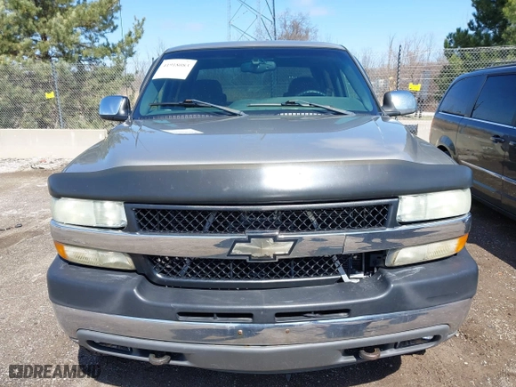 2002 Chevrolet Silverado 2500HD LS with VIN 1GCHK23U82F237150, listed as a IAAI auction lot 41918083 with 173,724 mi miles. Bid and sale history available at carsss.com. Image 12.