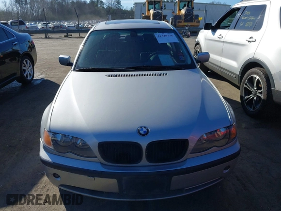 2003 BMW 3 Series 330xi with VIN WBAEW53493PN30296, listed as a IAAI auction lot 41429776 with 233,013 mi miles. Bid and sale history available at carsss.com. Image 12.