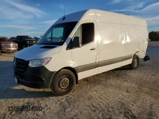 2021 Mercedes-Benz Sprinter Cargo with VIN W1Y40CHY7MT062069, listed as a Copart auction lot 80034564 with 31,196 mi miles and Salvage Title. Bid and sale history available at carsss.com. Image 1.