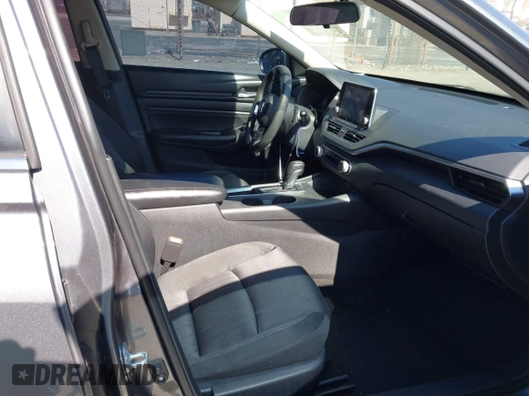 2019 Nissan Altima S with VIN 1N4BL4BV1KC114807, listed as a IAAI auction lot 41647497 with 123,743 mi miles and . Bid and sale history available at DreamBid. Image 5.