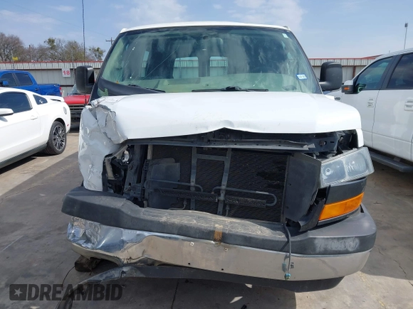 2019 GMC Savana Cargo with VIN 1GTW7AFGXK1220517, listed as a IAAI auction lot 41547025 with 131,264 mi miles. Bid and sale history available at carsss.com. Image 18.