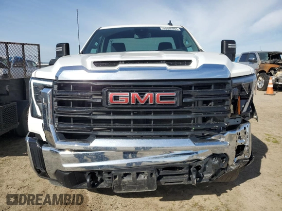 2024 GMC Sierra 1500 with VIN 1GT38LE74RF289925, listed as a Copart auction lot 45566965 with 17,614 mi miles and Salvage Title. Bid and sale history available at DreamBid. Image 5.