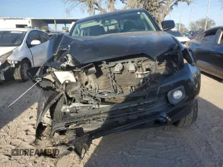 2017 Toyota Tacoma SR5 z VIN 3TMDZ5BN2HM026640, wystawiony jako Copart lot #76337144 z przebiegiem Nie podano mil oraz Szkoda całkowita • Salvage title. Historia ofert i sprzedaży dostępna na DreamBid. Obrazek 5.