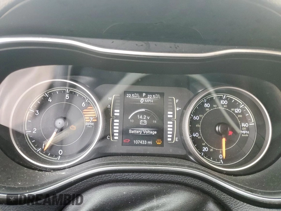 2019 Jeep Cherokee Latitude with VIN 1C4PJLCB3KD164896, listed as a Copart auction lot 64172205 with 107,433 mi miles and Salvage title. Bid and sale history available at DreamBid. Image 9.
