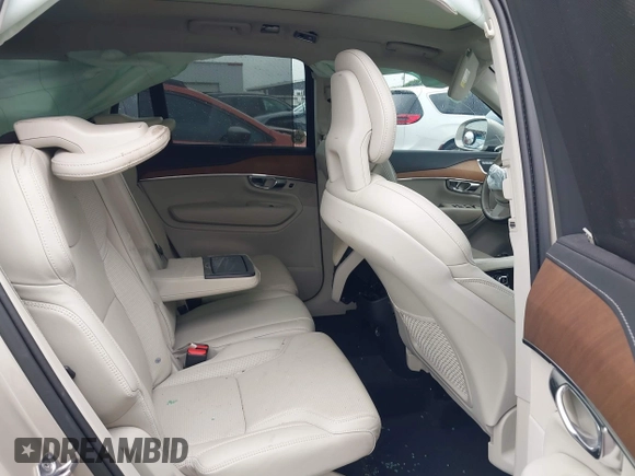 2017 Volvo XC90 Inscription with VIN YV4A22PL1H1112366, listed as a IAAI auction lot 41910218 with 67,771 mi miles. Bid and sale history available at carsss.com. Image 8.