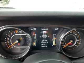 2019 Jeep Wrangler Unlimited Sport z VIN 1C4HJXDG4KW650546, wystawiony jako Copart lot #56553155 z przebiegiem 60 286 mil mil oraz Szkoda całkowita • Salvage title. Historia ofert i sprzedaży dostępna na DreamBid. Obrazek 9.