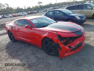2018 Chevrolet Camaro 1LT with VIN 1G1FB1RX7J0188455, listed as a IAAI auction lot 41621438 with 61,377 mi miles. Bid and sale history available at carsss.com. Image 1.