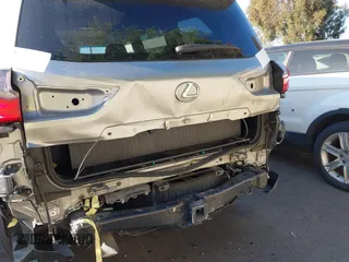 2021 Lexus LX 570 z VIN JTJDY7AX9M4335171, wystawiony jako IAAI lot #41754348 z przebiegiem 32 119 mil mil oraz . Historia ofert i sprzedaży dostępna na DreamBid. Obrazek 6.