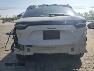 2021 Porsche Cayenne z VIN WP1AA2AY0MDA00689, wystawiony jako Copart lot #54452105 z przebiegiem 35 799 mil mil oraz Szkoda całkowita • Salvage title. Historia ofert i sprzedaży dostępna na DreamBid. Obrazek 6.