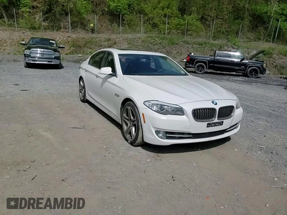 2013 BMW 5 Series 528i xDrive with VIN WBAXH5C55DD107861, listed as a Copart auction lot 55338525 with 91,137 mi miles and Non repairable. Bid and sale history available at DreamBid. Image 13.