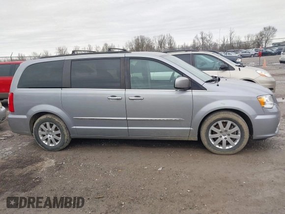2015 Chrysler Town & Country Touring with VIN 2C4RC1BG4FR602557, listed as a IAAI auction lot 41715004 with 164,030 mi miles. Bid and sale history available at carsss.com. Image 13.
