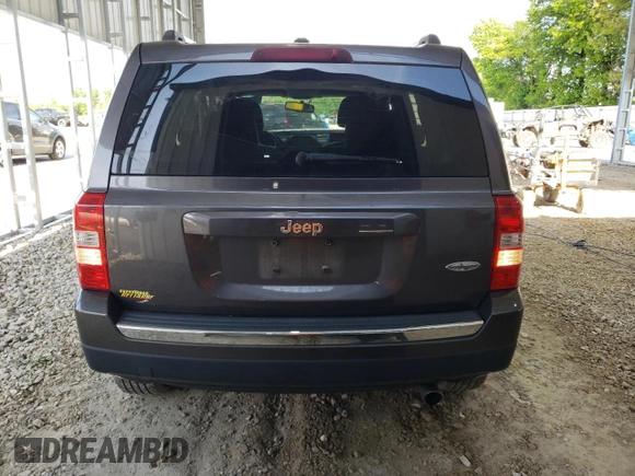 2016 Jeep Patriot Latitude z VIN 1C4NJPFA5GD699012, wystawiony jako Copart lot #55555095 z przebiegiem 82 643 mil mil oraz Szkoda całkowita • Salvage title. Historia ofert i sprzedaży dostępna na DreamBid. Obrazek 6.