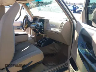 2001 Ford Ranger XL Fleet с VIN 1FTZR15E01TA55152, выставлен на аукционе IAAI как лот 41627958 с пробегом 134 857 миль миль и . История ставок и продаж доступна на DreamBid. Изображение 5.