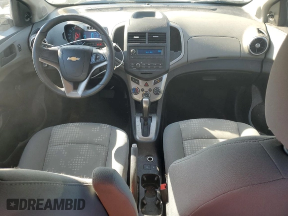 2016 Chevrolet Sonic LS z VIN 1G1JA5SH2G4101568, wystawiony jako Copart lot #57529175 z przebiegiem 56 780 mil mil oraz Szkoda całkowita • Salvage title. Historia ofert i sprzedaży dostępna na DreamBid. Obrazek 8.