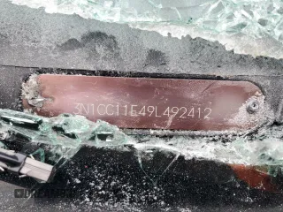 2009 Nissan Versa 1.6 z VIN 3N1CC11E49L492412, wystawiony jako Copart lot #47807175 z przebiegiem Nie podano mil oraz Szkoda całkowita • Salvage title. Historia ofert i sprzedaży dostępna na DreamBid. Obrazek 12.
