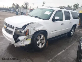2007 Chevrolet Suburban LTZ with VIN 3GNFK16377G200561, listed as a IAAI auction lot 41785947 with 171,785 mi miles. Bid and sale history available at carsss.com. Image 17.