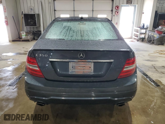 2013 Mercedes-Benz C 350 Sport z VIN WDDGF5HB0DR258610, wystawiony jako Copart lot #53854925 z przebiegiem 180 511 mil mil oraz Szkoda całkowita • Salvage title. Historia ofert i sprzedaży dostępna na DreamBid. Obrazek 6.
