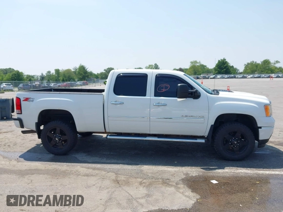 2011 GMC Sierra 2500HD Denali with VIN 1GT125CG9BF175853, listed as a IAAI auction lot 42487600 with 125,950 mi miles and . Bid and sale history available at DreamBid. Image 13.