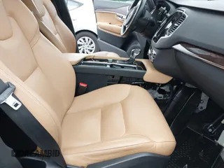 2016 Volvo XC90 T6 Momentum z VIN YV4A22PK8G1023805, wystawiony jako IAAI lot #42449431 z przebiegiem 72 921 mil mil oraz . Historia ofert i sprzedaży dostępna na DreamBid. Obrazek 5.