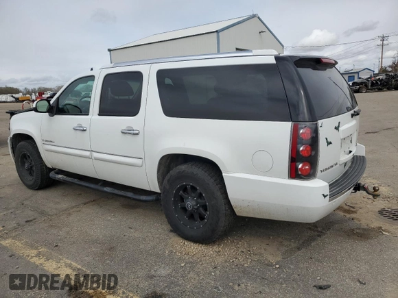 2008 GMC Yukon XL z VIN 1GKFK66858J243561, wystawiony jako Copart lot #50010235 z przebiegiem 152 837 mil mil oraz Szkoda całkowita • Salvage title. Historia ofert i sprzedaży dostępna na DreamBid. Obrazek 2.