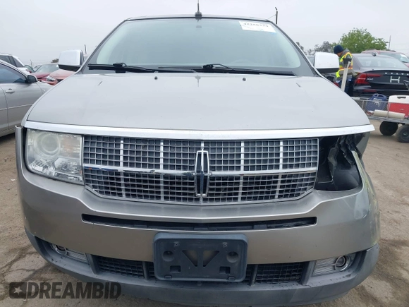 2008 Lincoln MKX z VIN 2LMDU88C08BJ36819, wystawiony jako IAAI lot #42258334 z przebiegiem 88 598 mil mil oraz . Historia ofert i sprzedaży dostępna na DreamBid. Obrazek 13.