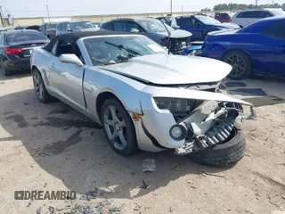 2013 Chevrolet Camaro LT z VIN 2G1FC3D30D9240872, wystawiony jako IAAI lot #41572831 z przebiegiem 152 298 mil mil oraz . Historia ofert i sprzedaży dostępna na DreamBid. Obrazek 1.