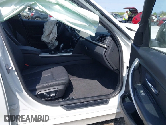 2018 BMW 3 Series 320i xDrive with VIN WBA8A3C5XJA505321, listed as a IAAI auction lot 42146927 with 47,547 mi miles and . Bid and sale history available at DreamBid. Image 5.
