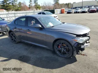 2017 Alfa Romeo Giulia Ti with VIN ZARFAEEN0H7541065, listed as a Copart auction lot 51495045 with 60,992 mi miles and Salvage Title. Bid and sale history available at carsss.com. Image 4.