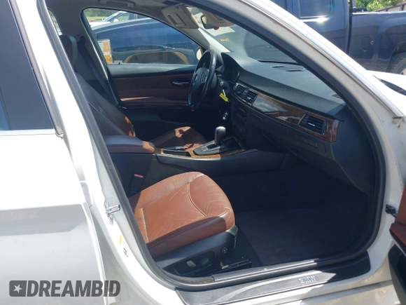 2006 BMW 3 Series 330i with VIN WBAVB335X6KR76676, listed as a IAAI auction lot 42718168 with 161,839 mi miles and . Bid and sale history available at DreamBid. Image 5.