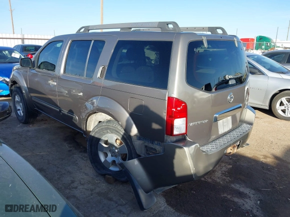 2006 Nissan Pathfinder SE with VIN 5N1AR18U36C684150, listed as a IAAI auction lot 41201933 with 146,494 mi miles. Bid and sale history available at carsss.com. Image 3.