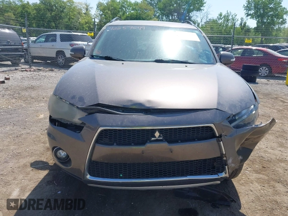 2011 Mitsubishi Outlander SE with VIN JA4AS3AW0BU032083, listed as a IAAI auction lot 42257699 with 160,038 mi miles and . Bid and sale history available at DreamBid. Image 13.
